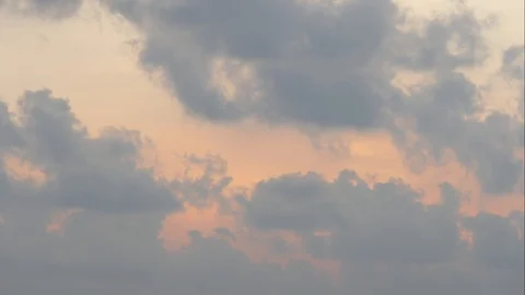 Clouds of black rain that are tense in the evening.Time Lapse Stock-Footage 106696786