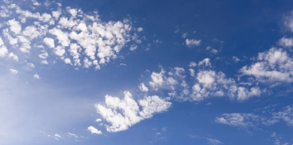 Clouds blue sky background cloud texture. Soft white clouds pattern. Bright d Foto stock