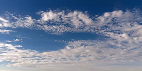 Clouds blue sky background texture. Bright clouds soft white pattern. Dayti.. Foto stock