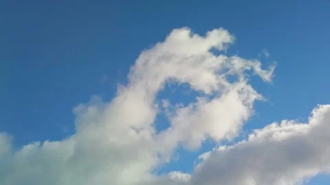 Clouds in the blue sky Video stock 180986185