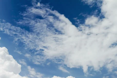 Clouds on blue sky time lapse 2K 스톡 동영상 32370128