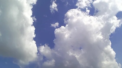 Clouds can be used as backgrounds for titles and inspirational content. Stockbeeldmateriaal 99301421