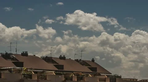 Clouds in the city Stockbeeldmateriaal 10921570