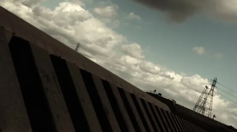 Clouds in the Ditch 動画素材 5008170