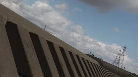 Clouds in the Ditch 動画素材 5010346