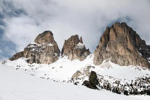 Clouds   drift   over   mountain   peaks Stock Photos