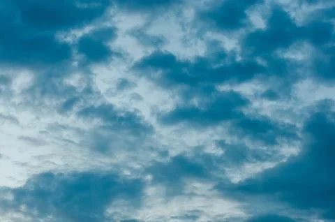 Clouds in the evening sky, blue hour, Background for the sky replacement tool Foto stock