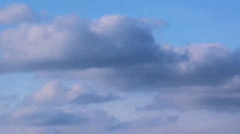Clouds fly across the blue sky Video stock 923197