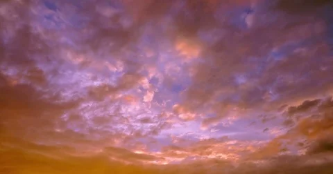 Clouds fly across the sky. time laps Stock-Footage 78251665