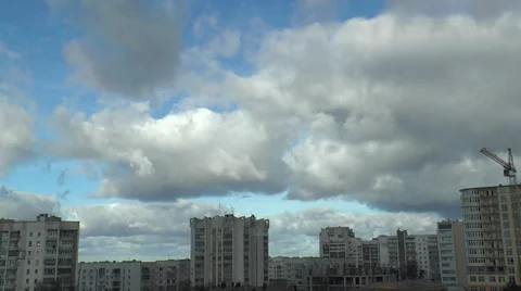 Clouds fly over the city - timelapse 動画素材 33161510
