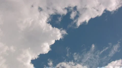 Clouds Stock-Footage 2400065
