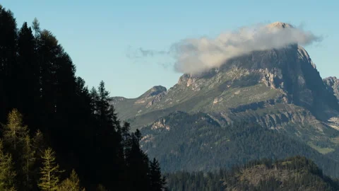 Clouds forming on Sass de Putina, Peitlerkofel, timelapse, 4k Vídeo Stock 159793693