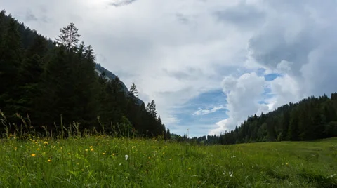 Clouds at the Hörnlepass in a timelapse Video stock 39587405