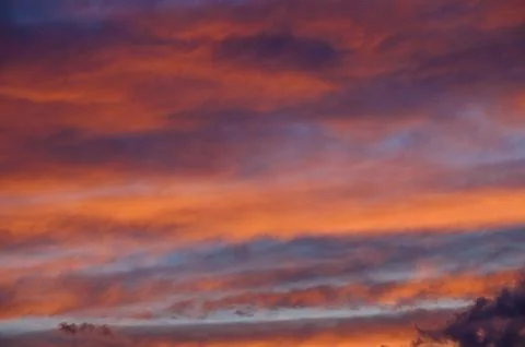 Clouds illuminated by sunset, in sky during sunset, with clouds, with air w.. Foto stock