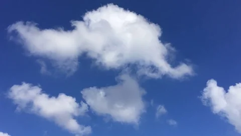 Clouds in motion Vídeos de archivo 82137036