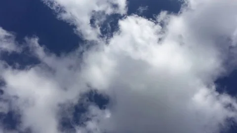 Clouds in motion Vídeos de archivo 82137375