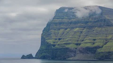 Clouds Motion Over Mountain In Kunoy Islands, Faroe Islands Vídeo Stock 135557073