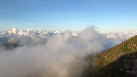 Clouds on Mount Batur over lake Batur, Volcano Agung, Bali Vidéo 108203567