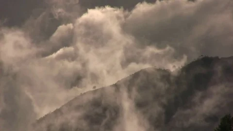 CLOUDS MOUNTAIN LOOP Video stock 80662052