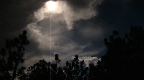 Clouds in mountains 動画素材 194048