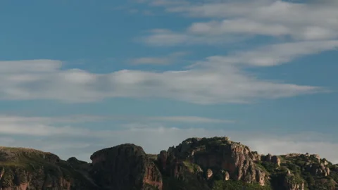 Clouds on mountains 스톡 동영상 138071374