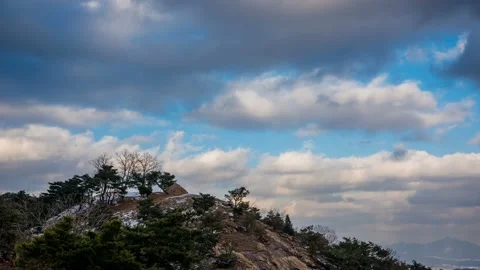 Clouds on the mountains. Vidéo 145889811