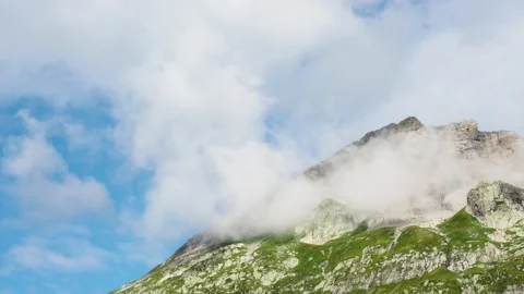 Clouds in the mountains Stock Footage 208091370