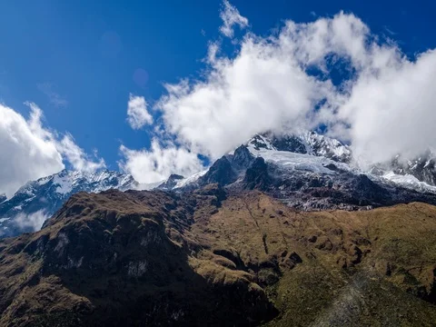 Clouds moving above the mountain timelapse 스톡 동영상 70827778