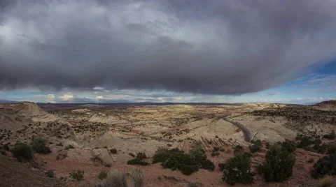 Clouds moving above in Utah desert Stock-Footage 40715657