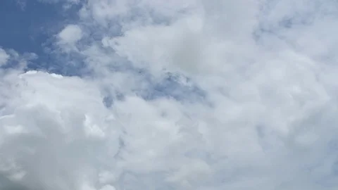 Clouds moving fast in the sky time lapse Video stock 91801571
