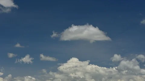 Clouds moving fast in the sky time lapse Video stock 92420363