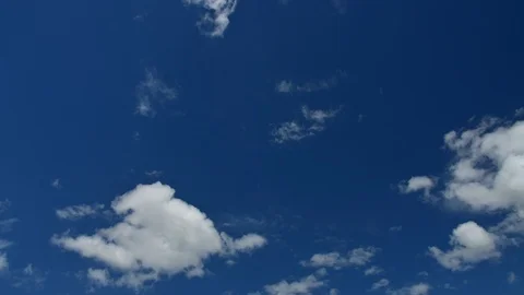 Clouds moving fast in the sky time lapse Video stock 92421008