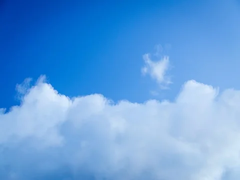 Clouds moving on the sky timelapse 스톡 동영상 70827790