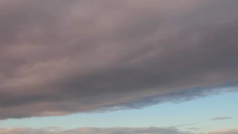 Clouds moving slowly in the sky time lapse Stockbeeldmateriaal 120829967