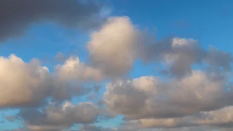 Clouds moving slowly in the sky time lapse Stockbeeldmateriaal 123610931