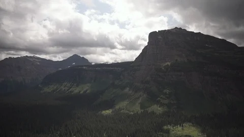 Clouds Moving Time Lapse Over Mountain 動画素材 129608268