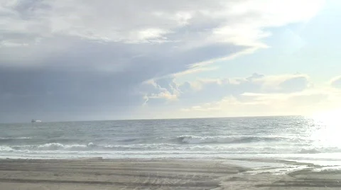 Clouds to ocean Stockbeeldmateriaal 609818