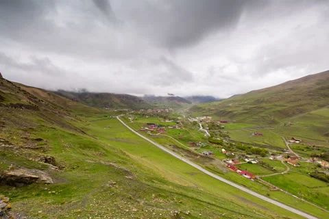 Clouds over the ancient city in the mountains. Video stock 50683295