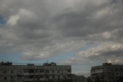 Clouds over the city Foto stock