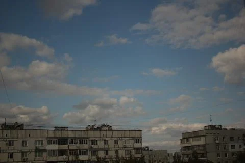 Clouds over the city Foto stock