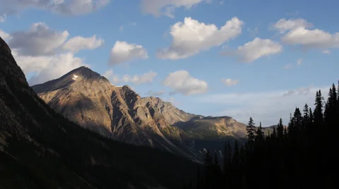 Clouds over Franchere Peak Time Lapse Stock-Footage 31824226