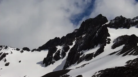Clouds over Glaciated Peak Vídeo Stock 57680077