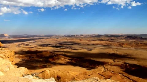 Clouds over Makhtesh Ramon Crater - time lapse 스톡 동영상 47240422