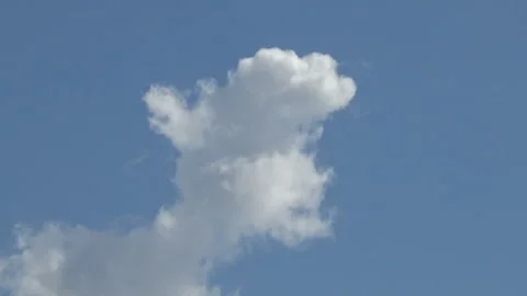 Clouds over the meadow, angle of motion Video stock 89953064