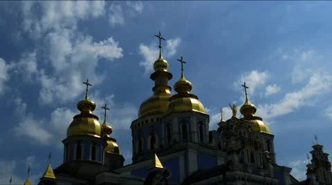 Clouds over Michailovsky cathedral 動画素材 11517497