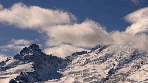 Clouds over Mount Rainier Video stock 91362089