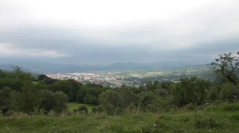 Clouds over mountain city Video stock 29150429