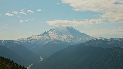 Clouds over the mountain, Mt rainier time lapse Stock-Footage 115467749