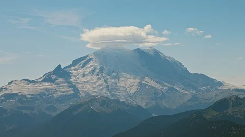 Clouds over the mountain, Mt rainier time lapse Stock-Footage 115467947