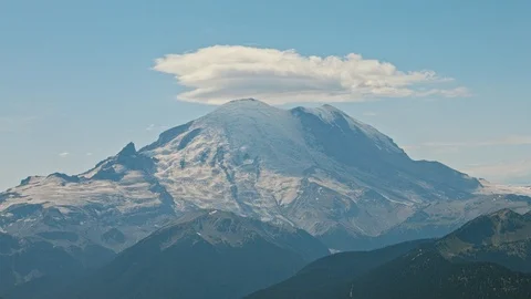 Clouds over the mountain, Mt rainier time lapse Stock-Footage 115469062
